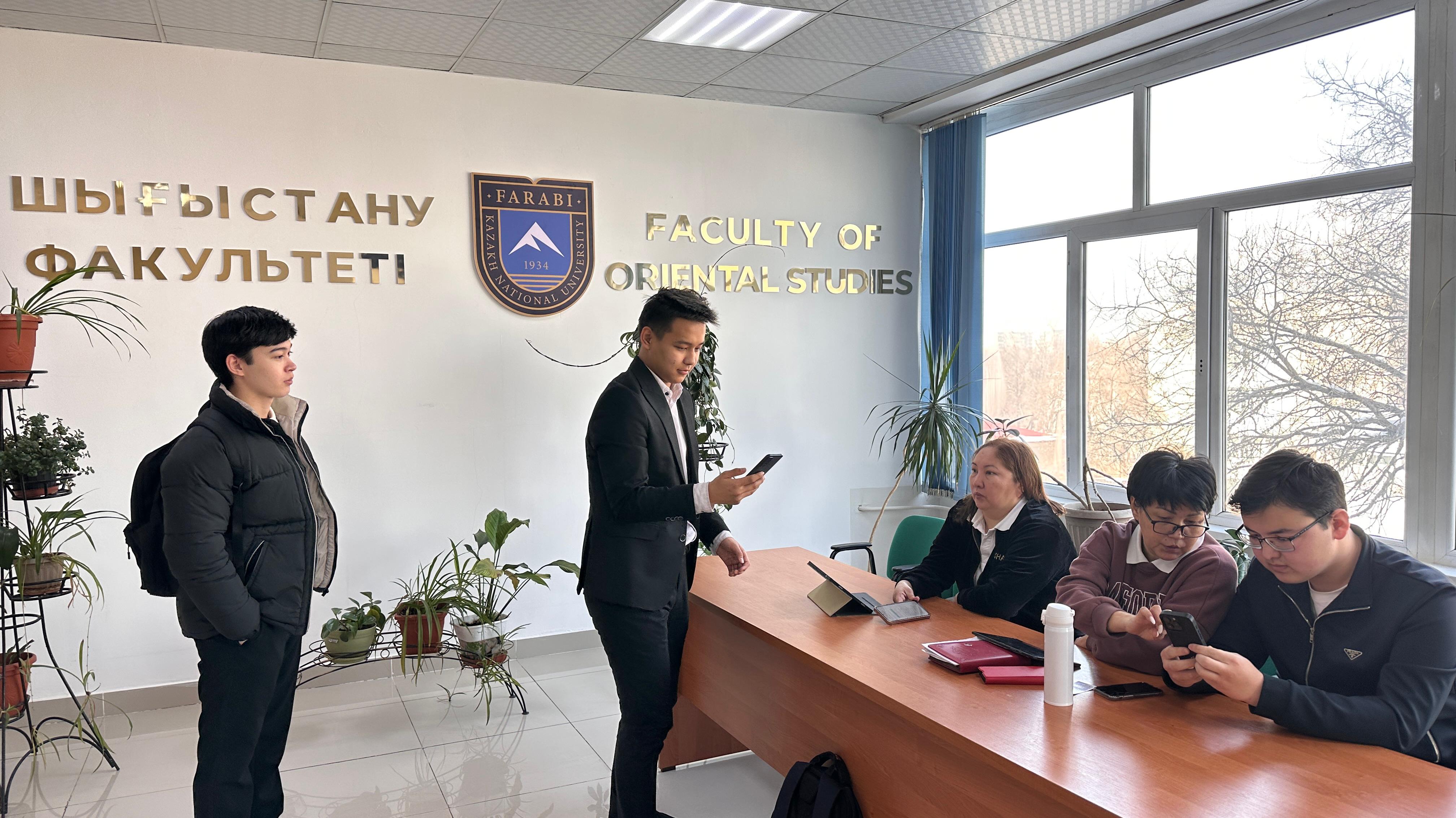 ЦУР-16: Сотрудники Отбасы банка дали студентам консультации по программе «Национальный фонд – детям»