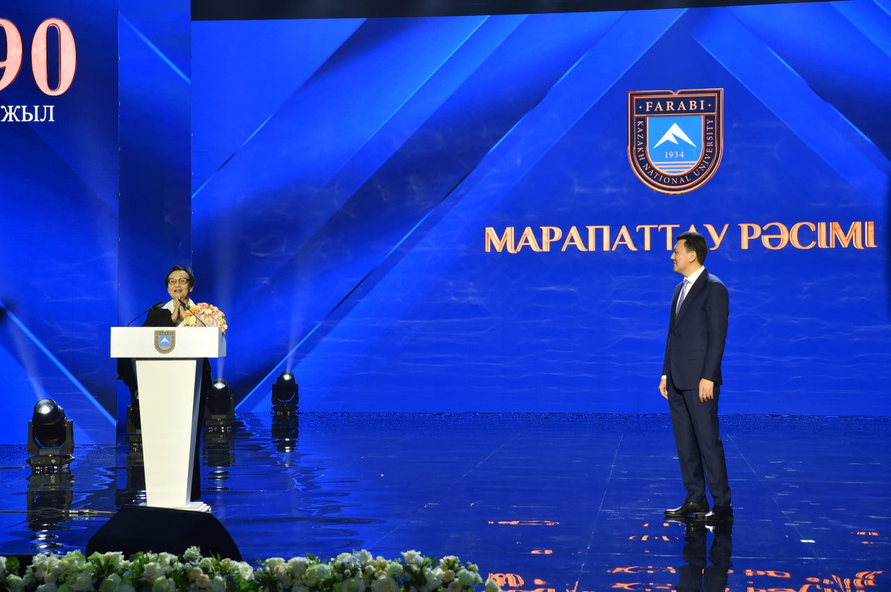 Преподаватели и сотрудники КазНУ награждены государственной наградой
