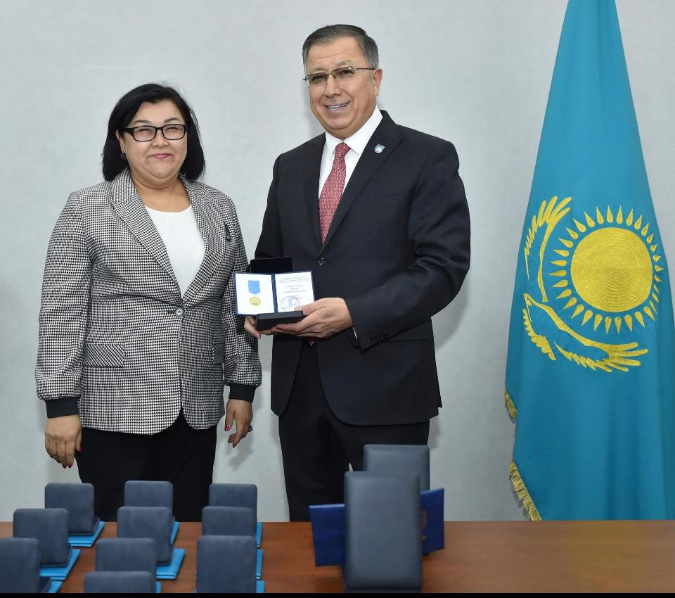 Award in honor of Women in Science Day