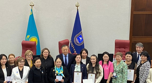 Congratulations to Saule Zhumakanovna Mausymbekova on receiving the award "Honored Worker of Education of the Republic of Kazakhstan"!