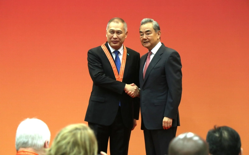 Al-Farabi KazNU Sinology Graduate Honored with Prestigious International Award