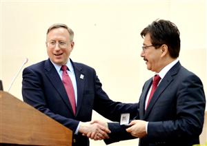 Посол США выступил с лекцией в КазНУ