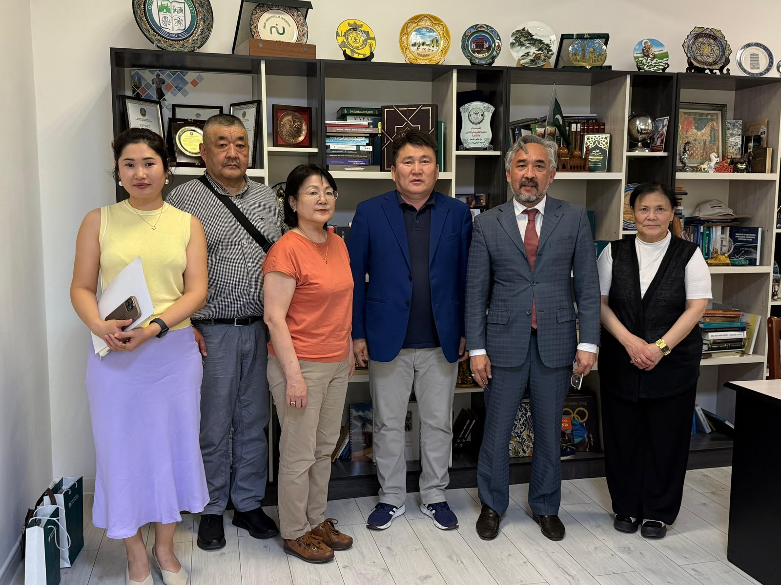 A delegation from the Institute of Philosophy of the Mongolian Academy of Sciences visited the Faculty of Philosophy and Political Science.